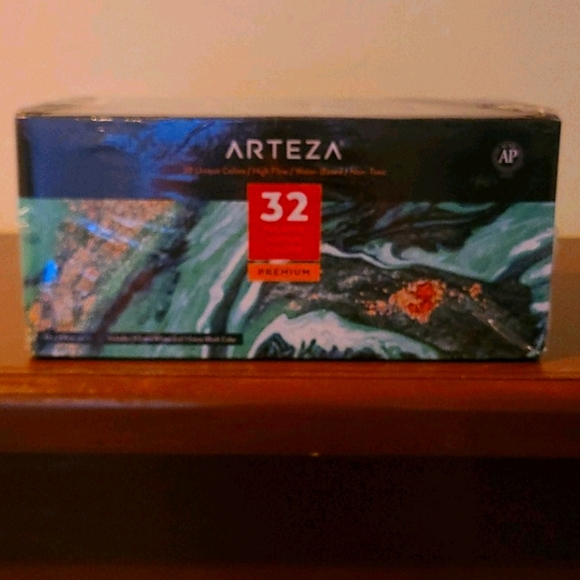 NEW BOXED! Premium Arteza 28 Unique Colors - Picture 1 of 12